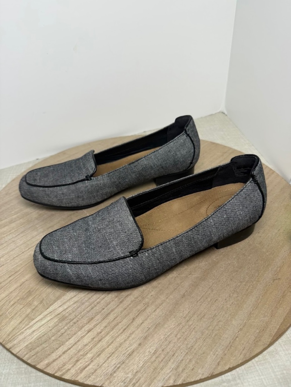 Clarks Women’s Gray Fabric Slip-On Loafers Flats Size 9W Comfort